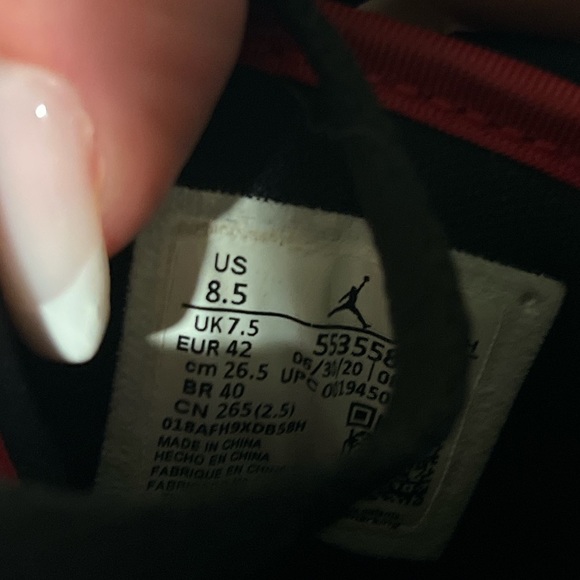 Jordan one retro black and red sneakers for sale - Picture 4 of 8